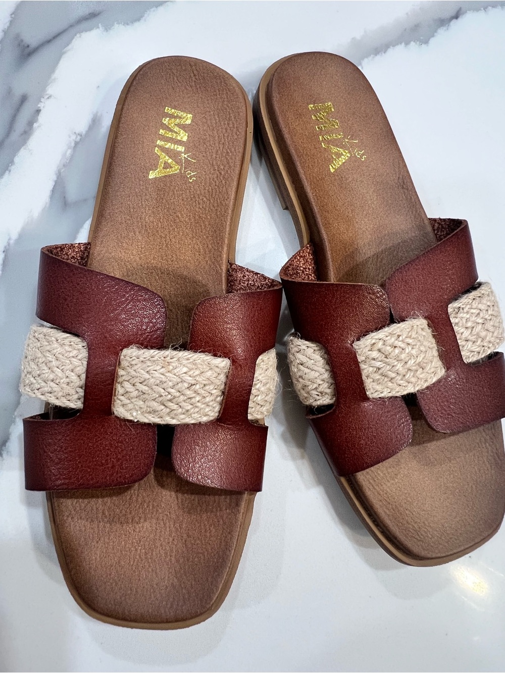 MIA Kids Elayney Brown Faux Leather Woven Jute Center Strap Slides Size 3